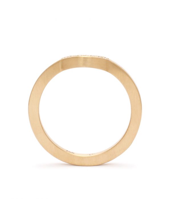 Circular Wedding Ring – Champagne Diamonds