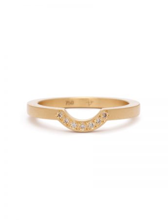 Circular Wedding Ring – Champagne Diamonds