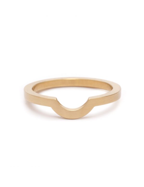 Circular Wedding Ring – Yellow Gold