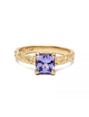 Lemuria Ring – Yellow Gold & Purple Sapphire