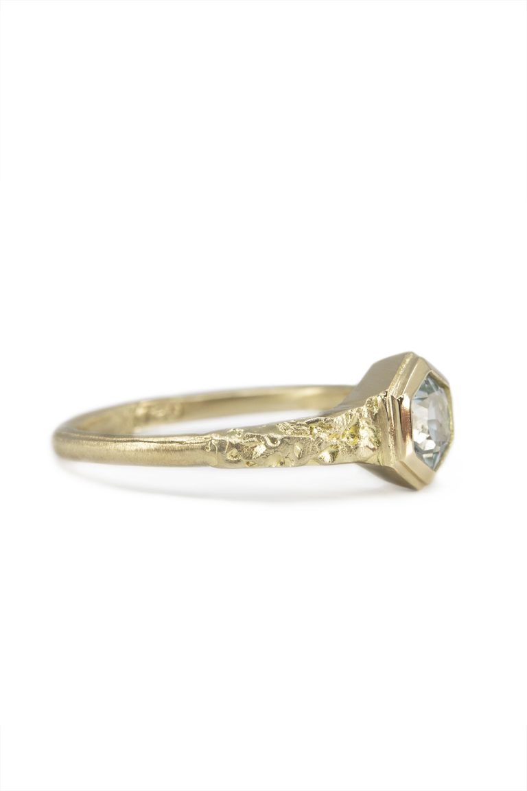 Earth Geometries Aquamarine Ring – Yellow Gold