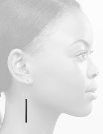 Short Hidden Line Earrings – Black