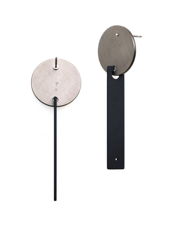 Inge Disc Earrings – Black