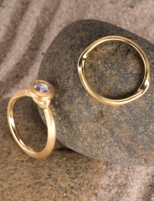 Soft Twist Ring – Yellow Gold