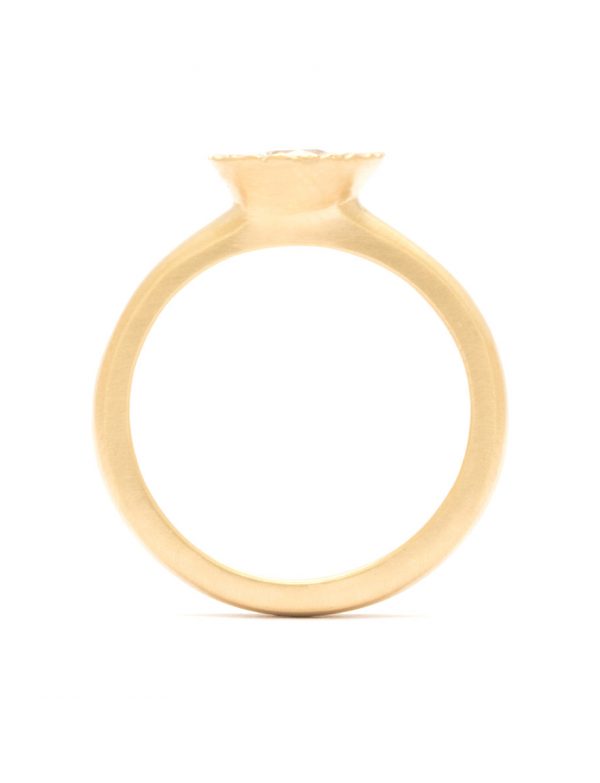 Solitaire Teeth Gem Ring – Gold & Champagne Diamond