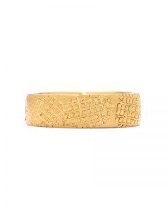 Textura Crosshatch Wedding Ring – Yellow Gold