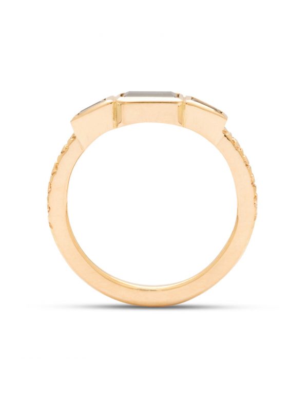 Trilogy Ring – Yellow Gold & Blue Sapphires