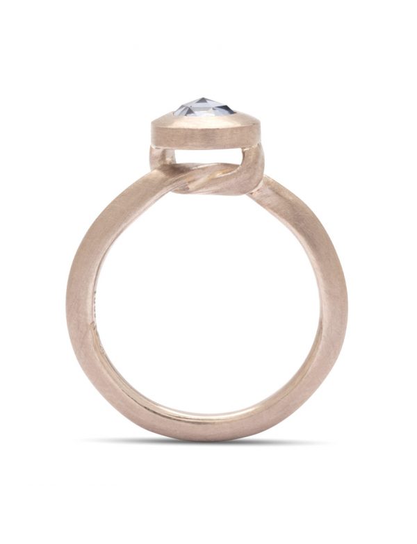 Soft Twist Solitaire Ring – White Gold & Madagascan Sapphire