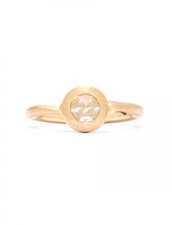 Soft Twist Solitaire Ring – Yellow Gold & Lavender Sapphire