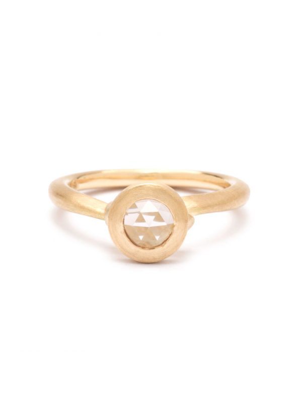 Soft Twist Solitaire Ring – Yellow Gold & Lavender Sapphire