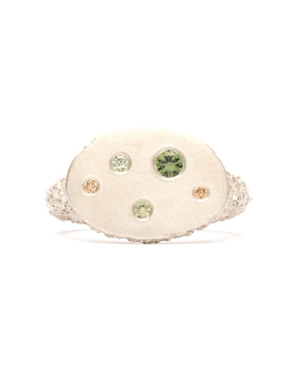 Shield Signet Ring – Sapphire & Diamond