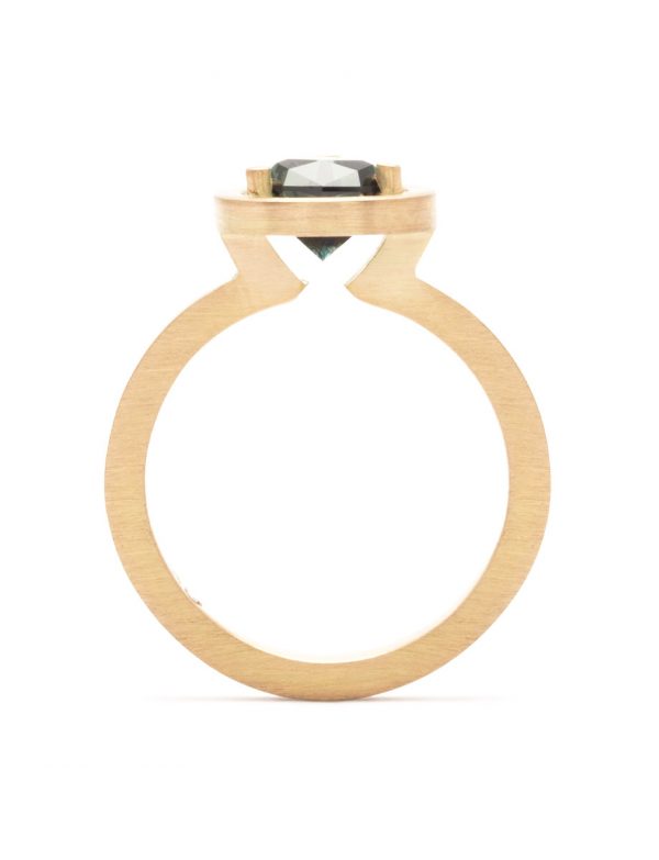 Pear Halo – Yellow Gold & Australian Sapphire