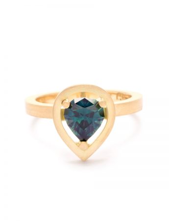 Pear Halo – Yellow Gold & Australian Sapphire