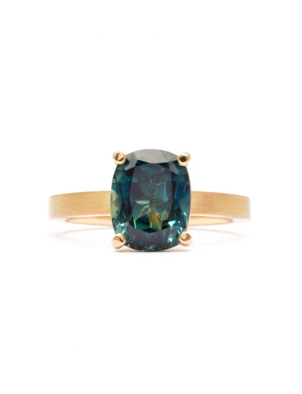 Four Claw Ring – Yellow Gold & Parti Sapphire