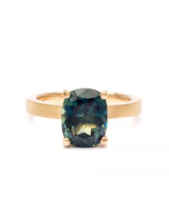 Four Claw Ring – Yellow Gold & Parti Sapphire