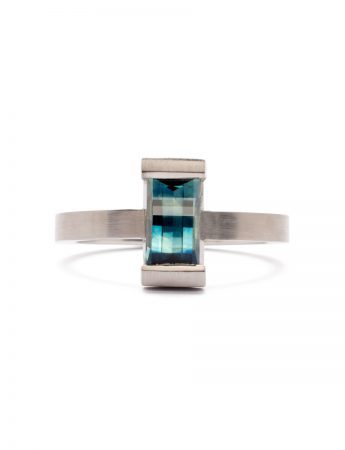 Falling Water Ring – Pixel Cut Australian Sapphire