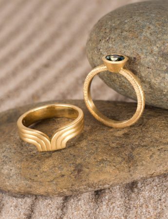 Tri Curve Ring – Gold