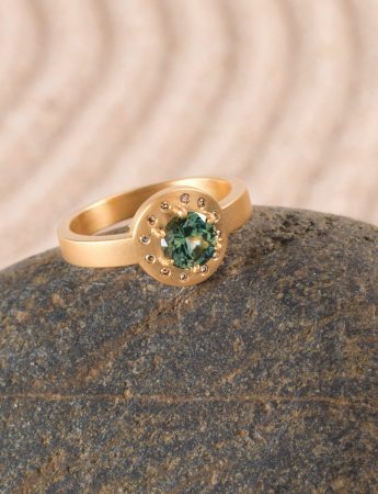 Circle Outline Ring – Light Green Sapphire & Diamonds