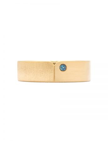 Bold Ring – Yellow Gold & Sapphire