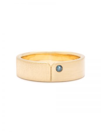 Bold Ring – Yellow Gold & Sapphire