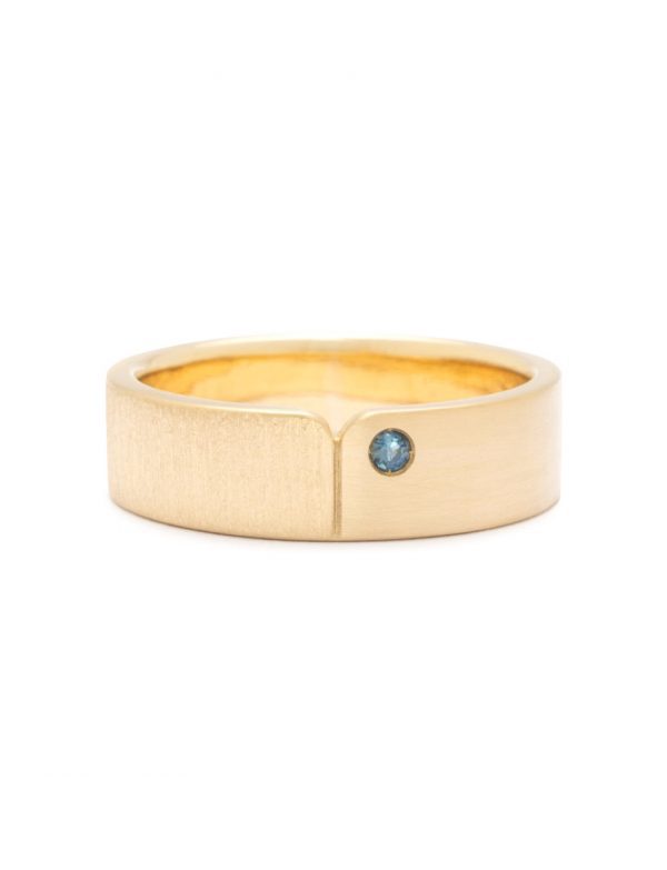 Bold Ring – Yellow Gold & Sapphire