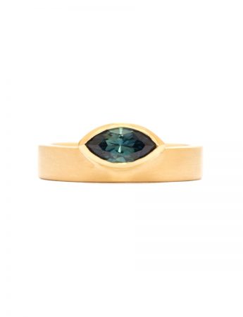 Velour Ring – Yellow Gold & Marquise Cut Sapphire