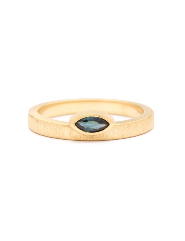 Velvet Ring – Yellow Gold & Marquise Cut Sapphire