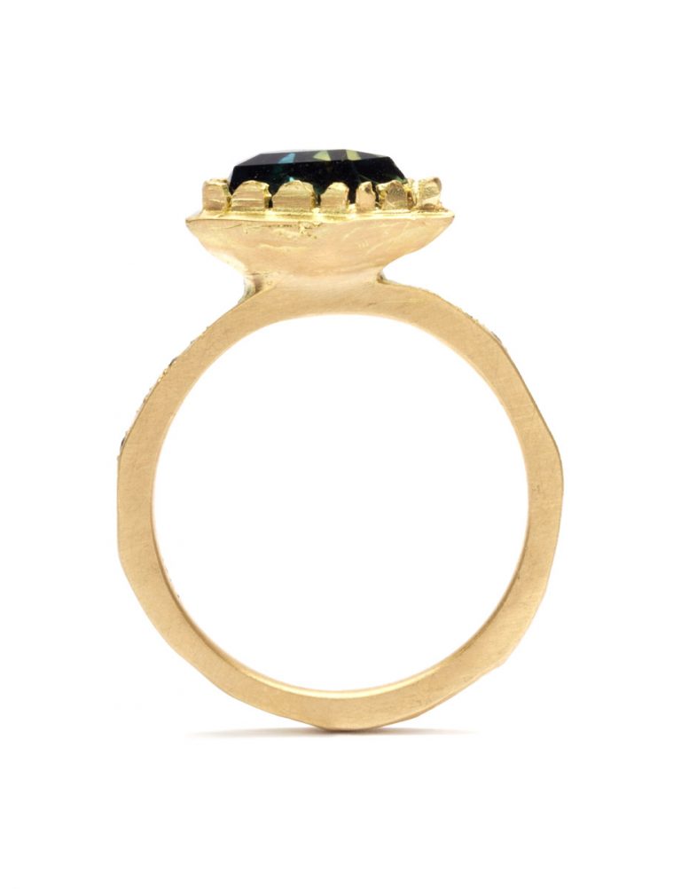 Maerwynn Ring – Gold & Australian Freeform Sapphire