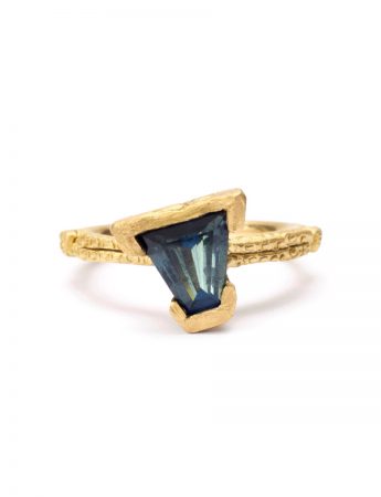 Astrid Ring – Gold & Light Blue Sapphire