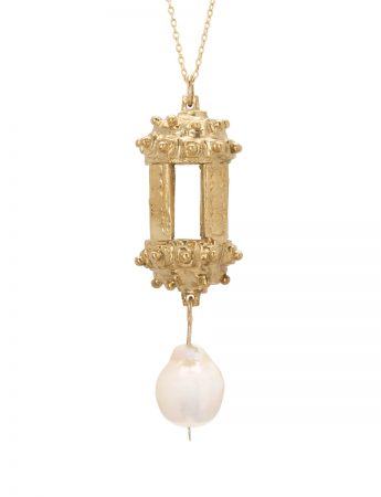 Sacro Pendant – Yellow Gold & Keshi Pearl