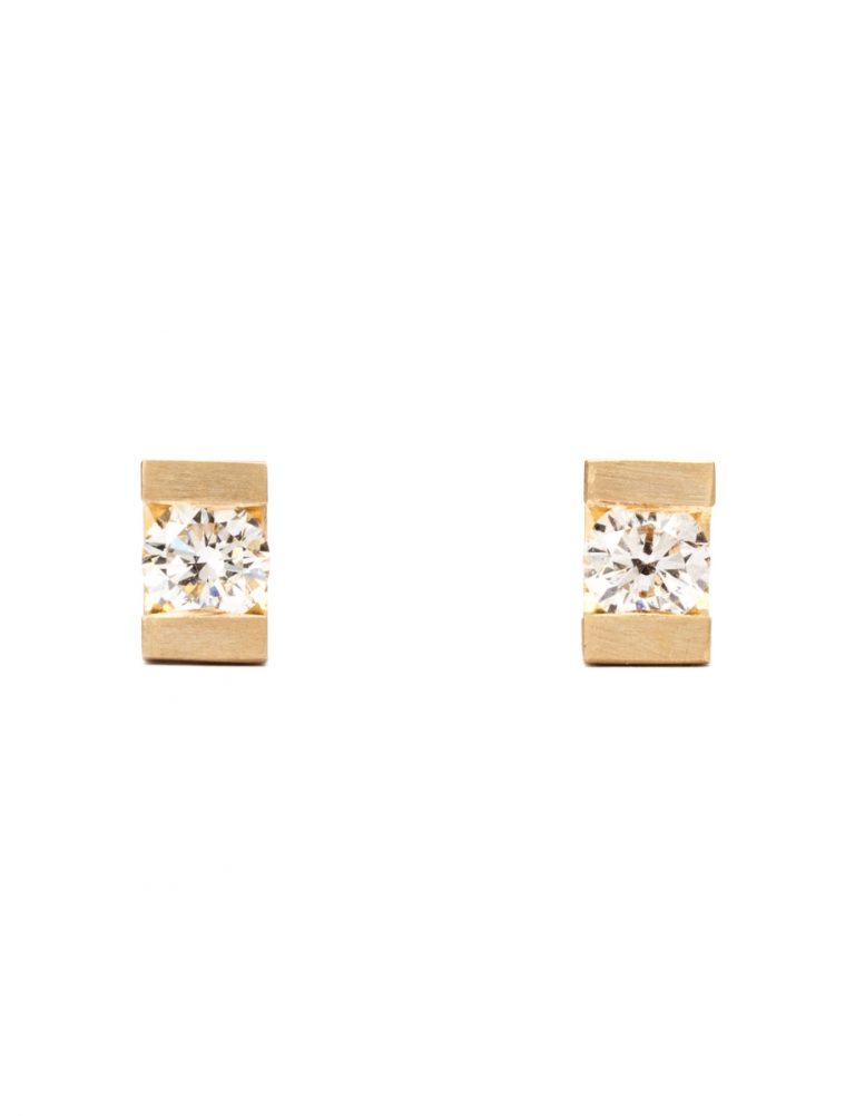 Curve Claw Stud Earrings – Diamond & Gold