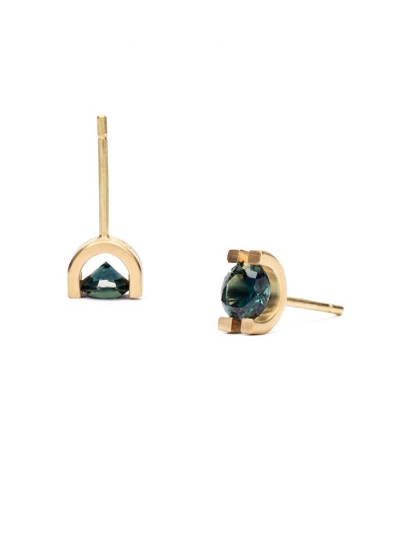 Curve Claw Stud Earrings – Yellow Gold & Parti Sapphire