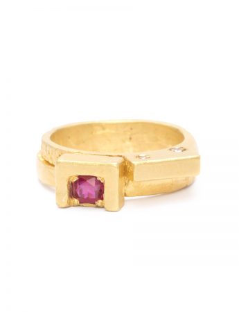 Offcut #19 Ring – Ruby & Yellow Gold