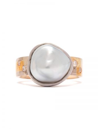 Lustrous Terrain Ring – Pearl & Diamond