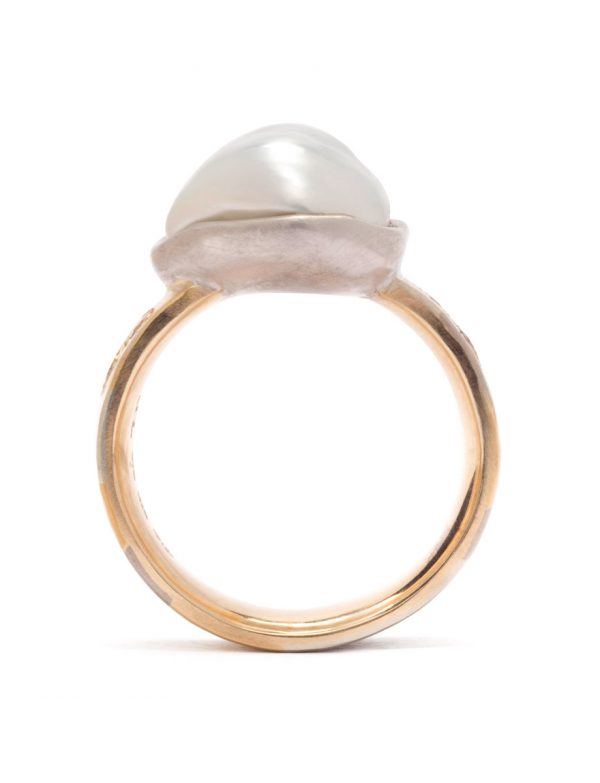 Lustrous Terrain Ring – Pearl & Diamond