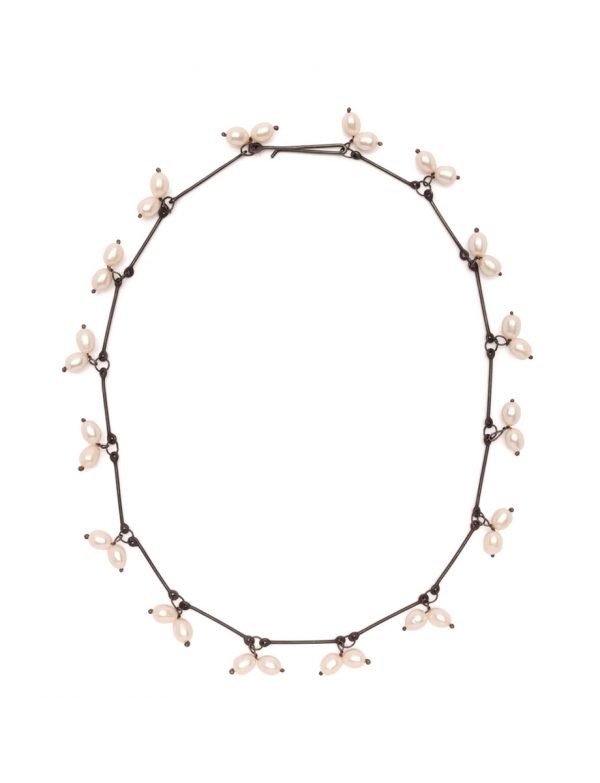 Sen Tsugi Tsugi Chain Necklace – Blackened Silver & Pearl