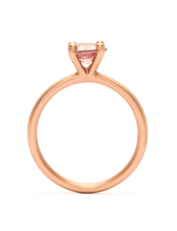 Rusty Pink Ophir Ring – Rose Gold & Sapphire