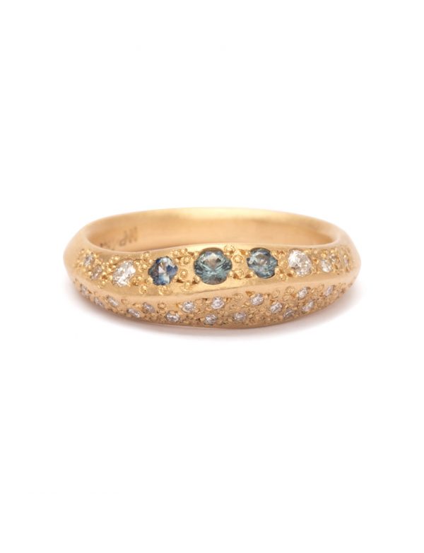 Tranquil Ring – Sapphire & Diamond