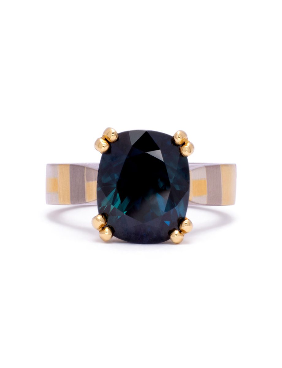Grand Terrain Ring – Gold & Sapphire