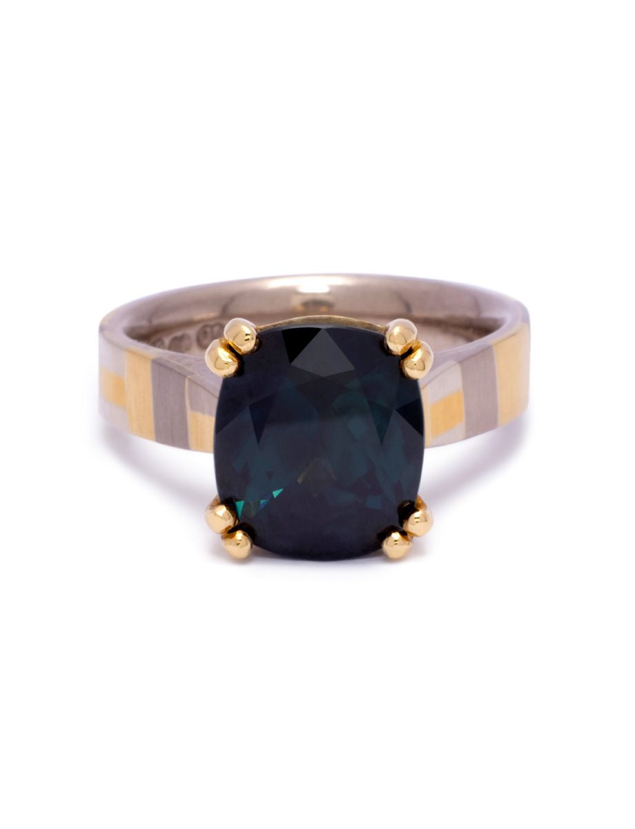 Grand Terrain Ring – Gold & Sapphire