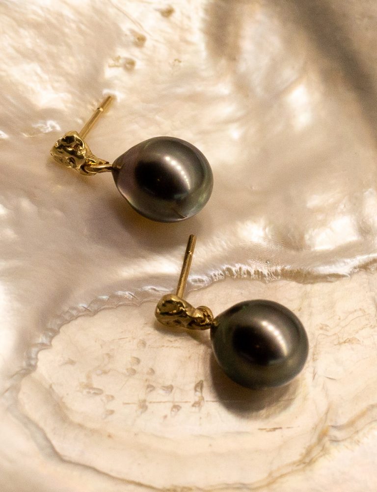 Deep Sea Earrings – Tahitian Pearl