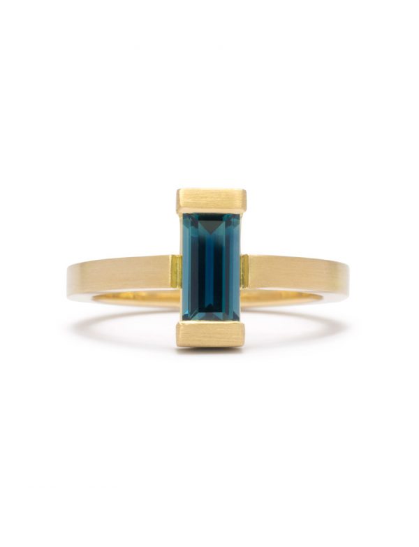 Falling Water Ring – Yellow Gold & Blue Sapphire
