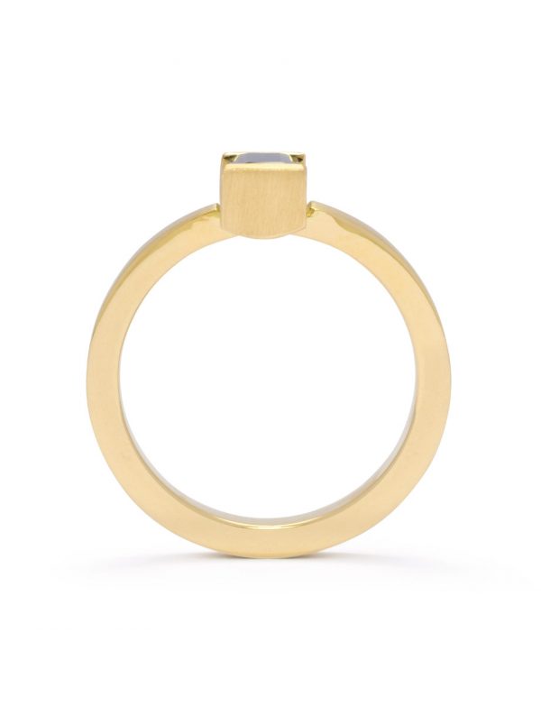 Falling Water Ring – Yellow Gold & Blue Sapphire