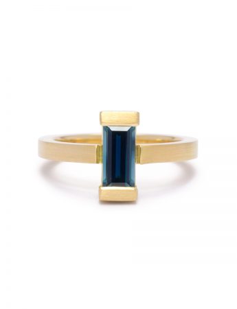 Falling Water Ring – Yellow Gold & Blue Sapphire