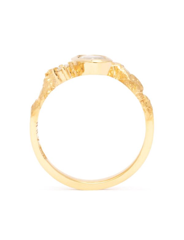 Atria Ring – Yellow Gold & Diamonds