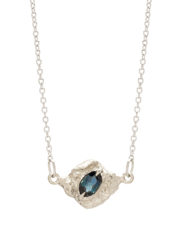 Tannin Necklace – White Gold & Blue Sapphire