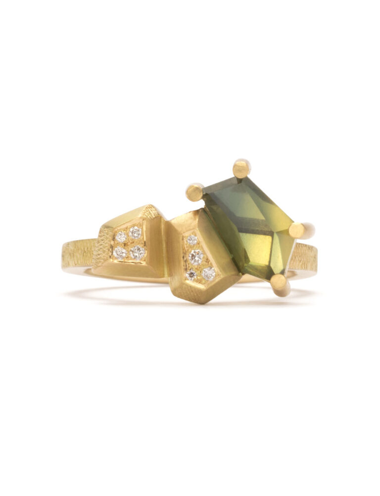 Dispersion Ring – Yellow Gold and Parti Sapphire