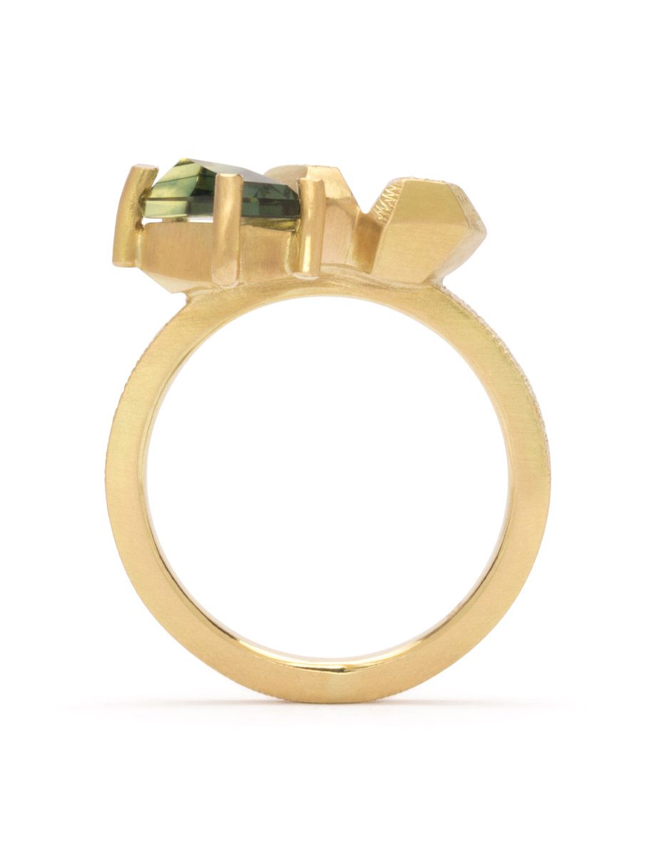 Dispersion Ring – Yellow Gold and Parti Sapphire
