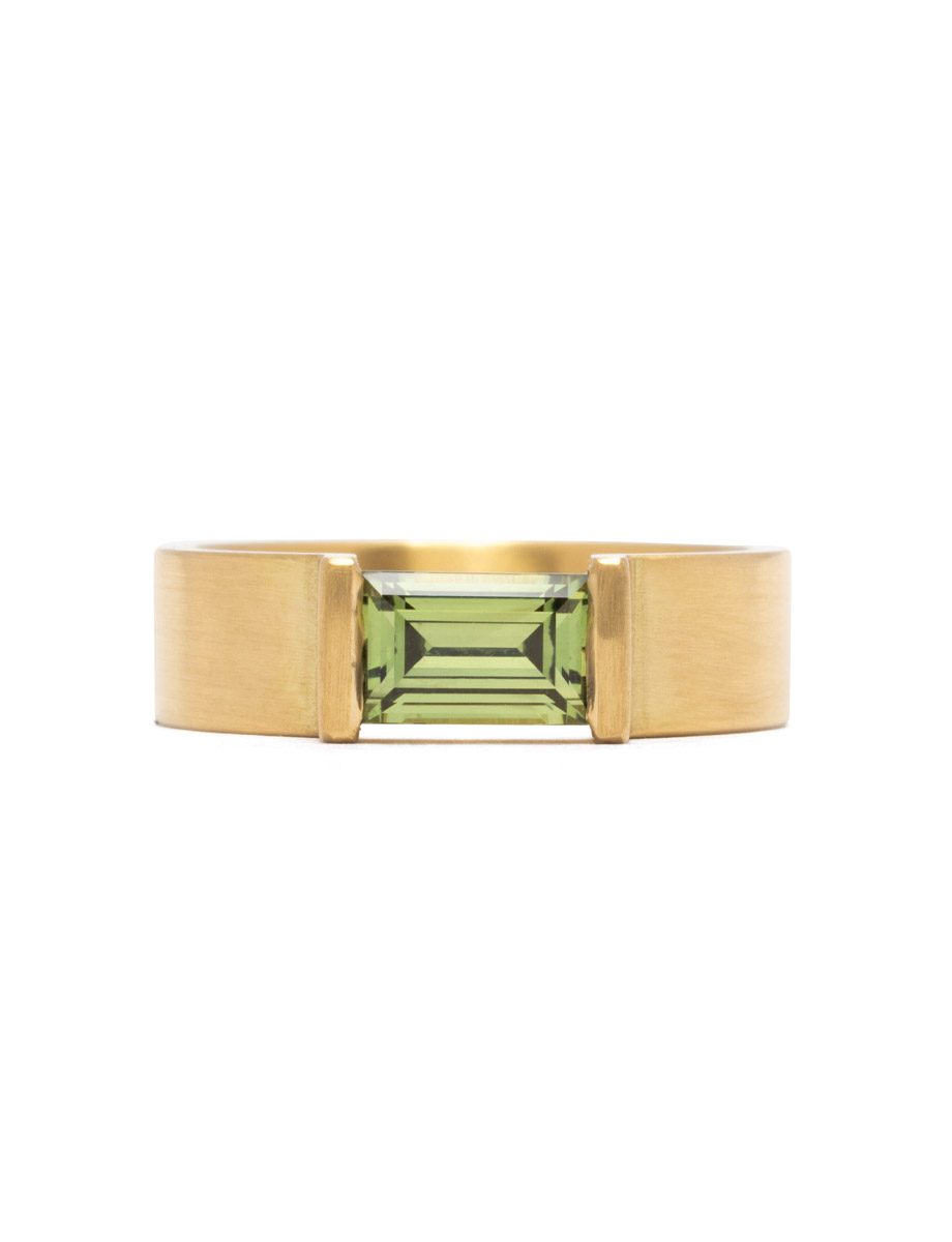 Rectangular Solitaire Ring – Light Green Sapphire