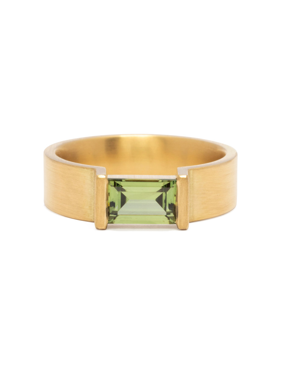 Rectangular Solitaire Ring – Light Green Sapphire